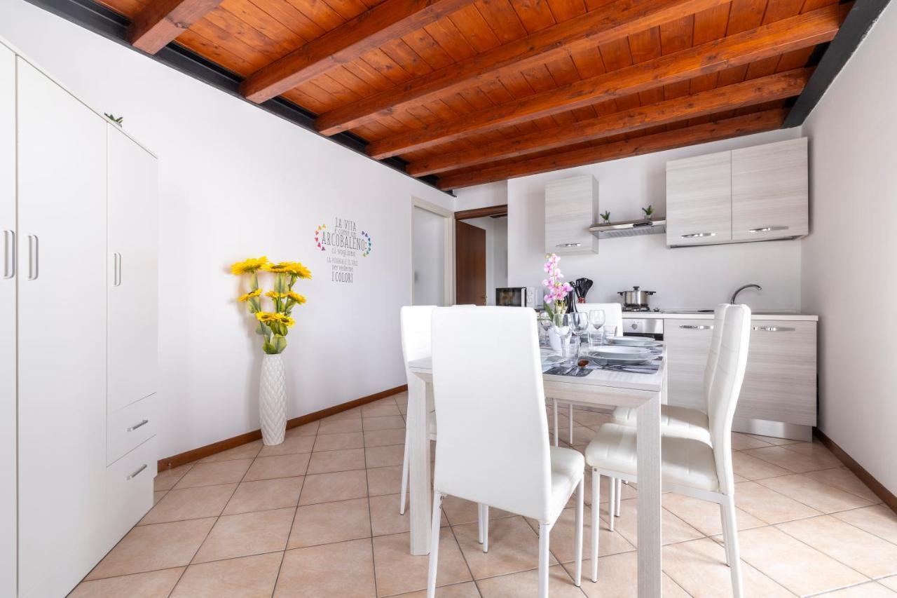 10' Da Malpensa & 1' Dalla Stazione TreniShuttle Apartment Somma Lombardo Exterior photo